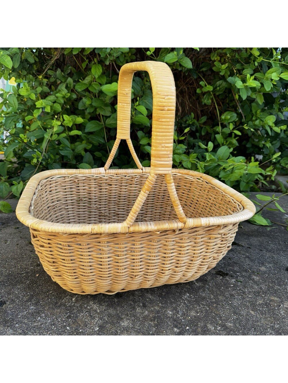 Vintage Wicker Market Basket Tote Handle Picnic Storage Farmhouse Decor 16โ Tall
